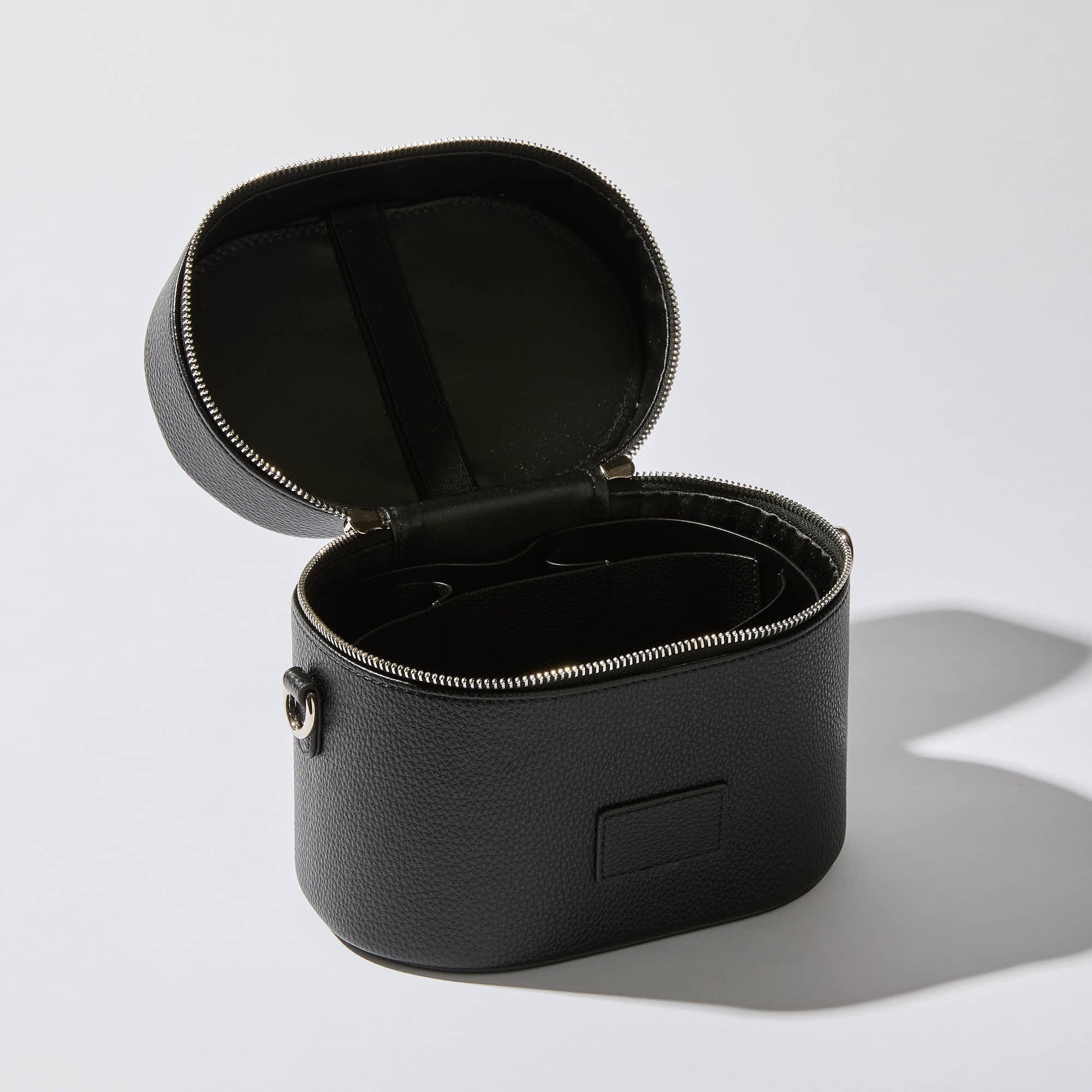 Cherloi Oval Toiletry Case